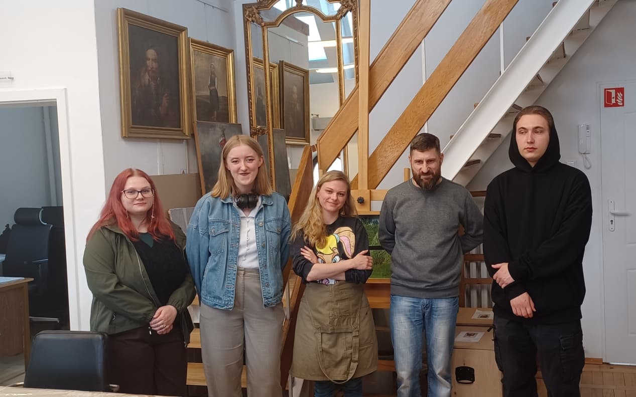 STUDENCI III ROKU HISTORII SPS NA ZAJĘCIACH W MUZEUM POMORZA ŚRODKOWEGO