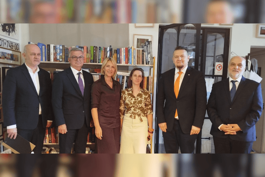 Profesorowie Roman Drozd, Robert Kuśnierz i Józef Szymański w Belgradzie