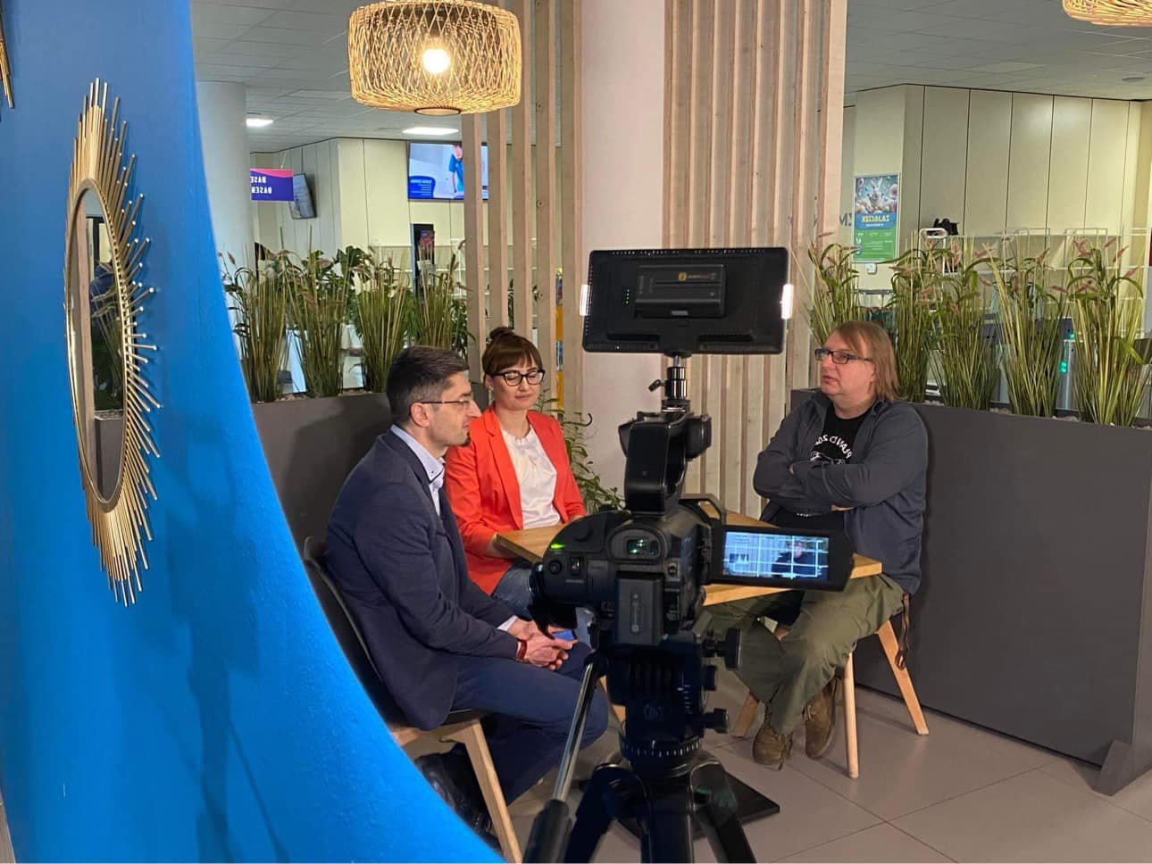 Mgr Patrycja Jędrzejewska-Michalak i dr Wojciech Bejda w Wiosennej Redakcji TV Słupsk