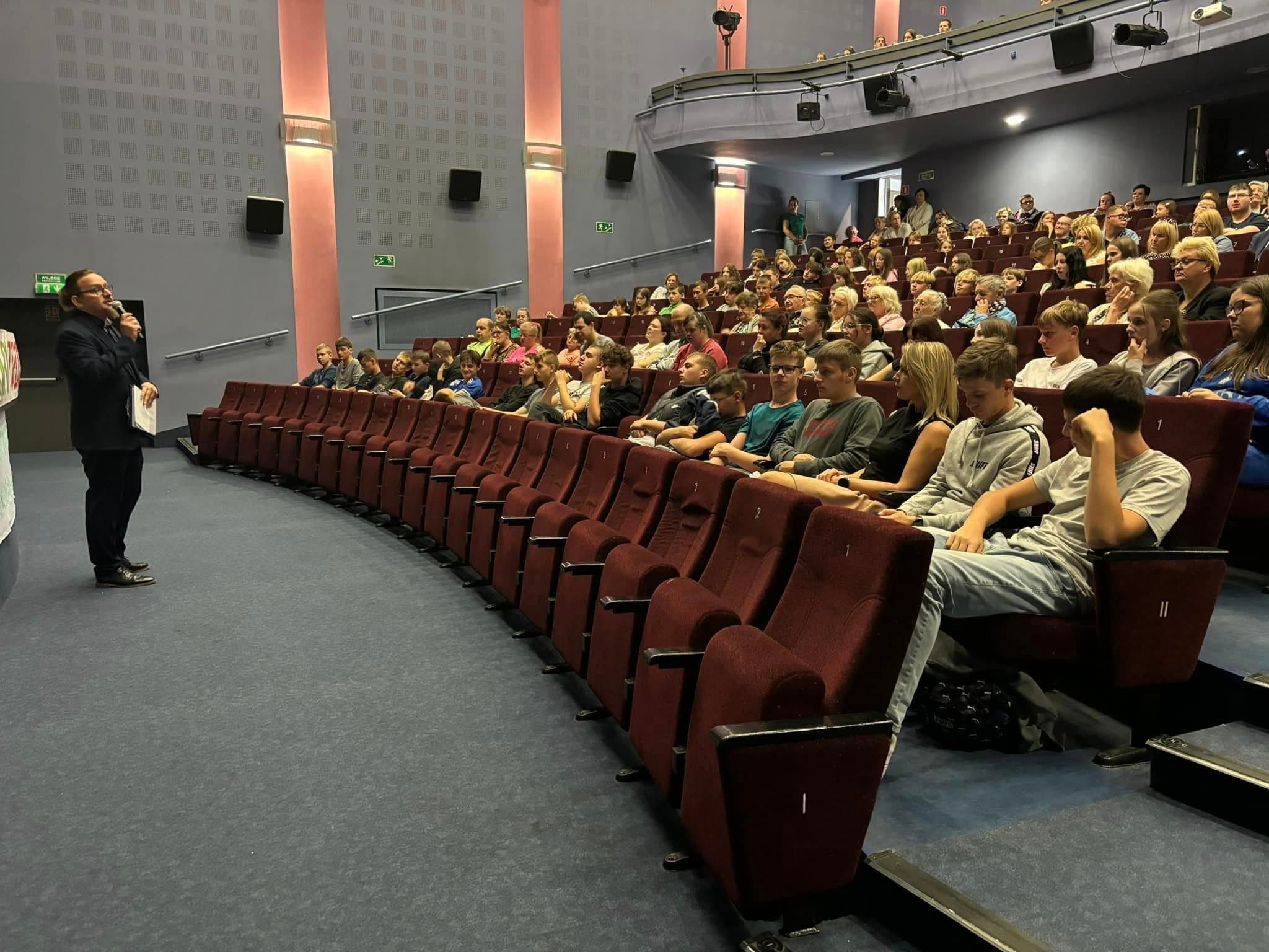 Doktorant naszego Instytutu prowadzącym podczas Festiwalu Filmowego w Wałczu