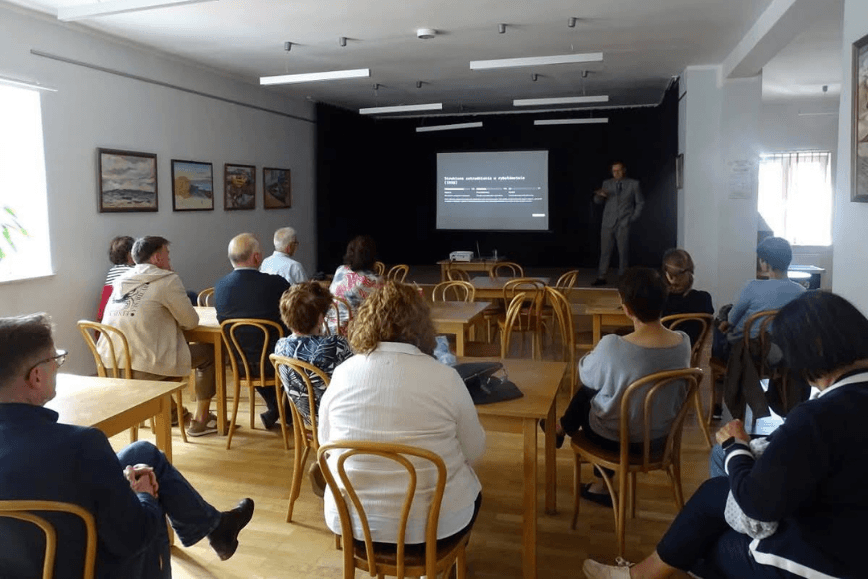 Dr Kacper Pencarski z wykładem w Łebie